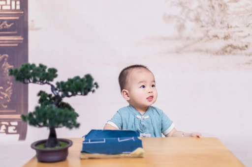 磐石怀孕肚子中间凹两边凸